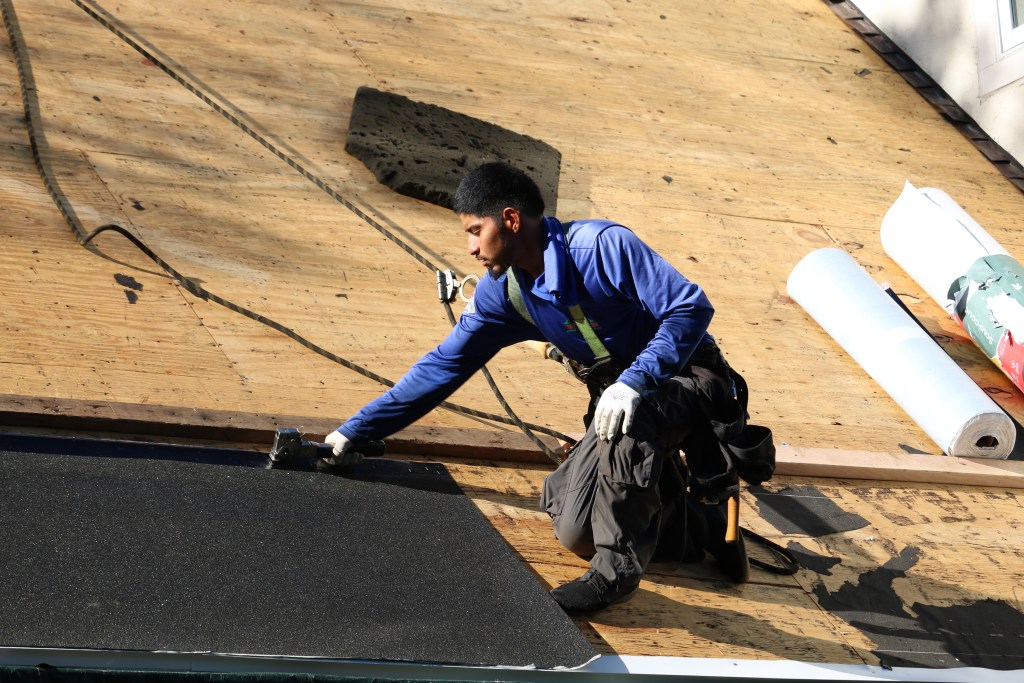 Crew performing quality checks and safety inspections on Applebrook roofs, Malvern PA